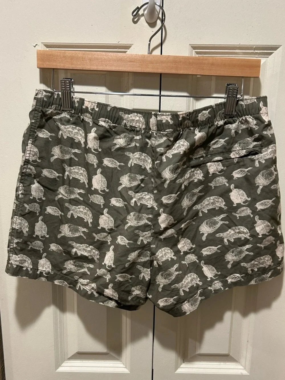 Club‎ Monaco Swim Shorts 4” Turtle Print , Small